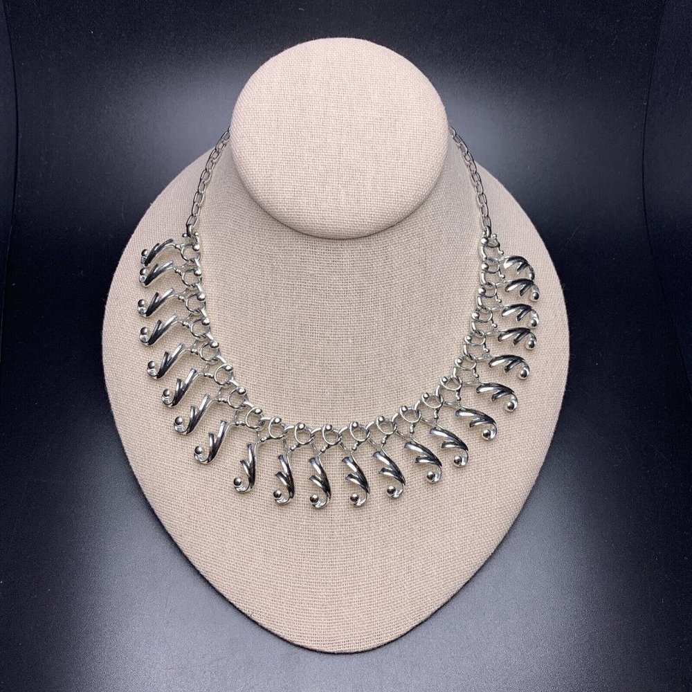 Sarah Coventry Necklace Collar Silver Tone Classic Mid Century Look Vintage